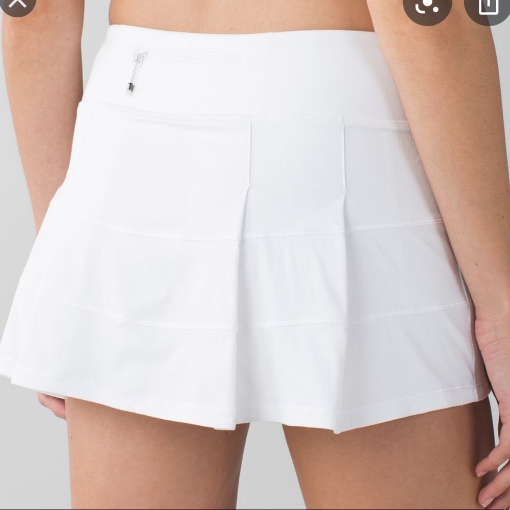 ISO black and white lululemon pace rival skirt